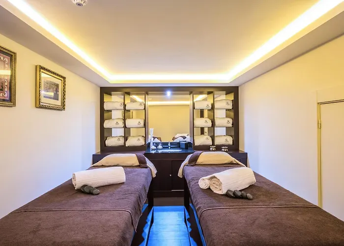 Gale (adults Only) Estoril