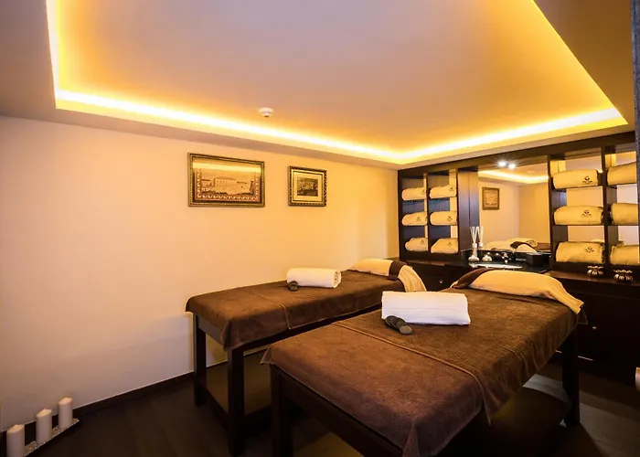 Gale (adults Only) 4*